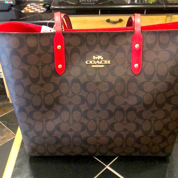 Coach Handbags - Coach Sig Town Tote